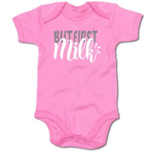 G-graphics Kurzarmbody But first milk Baby Body mit Spruch / Sprüche / Print / Motiv