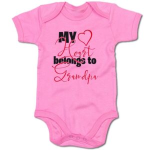 G-graphics Kurzarmbody Baby Body - My Heart belongs to Grandpa mit Spruch / Sprüche • Babykleidung • Geschenk zur Geburt / Taufe / Babyshower / Babyparty • Strampler