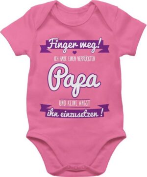 Shirtracer Shirtbody Ich habe einen verrückten Papa lila Sprüche Baby